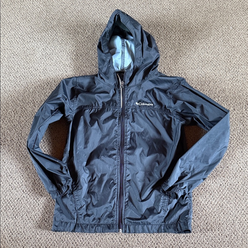 Columbia Youth Black Hooded Windbreaker Jacket. Size Medium.